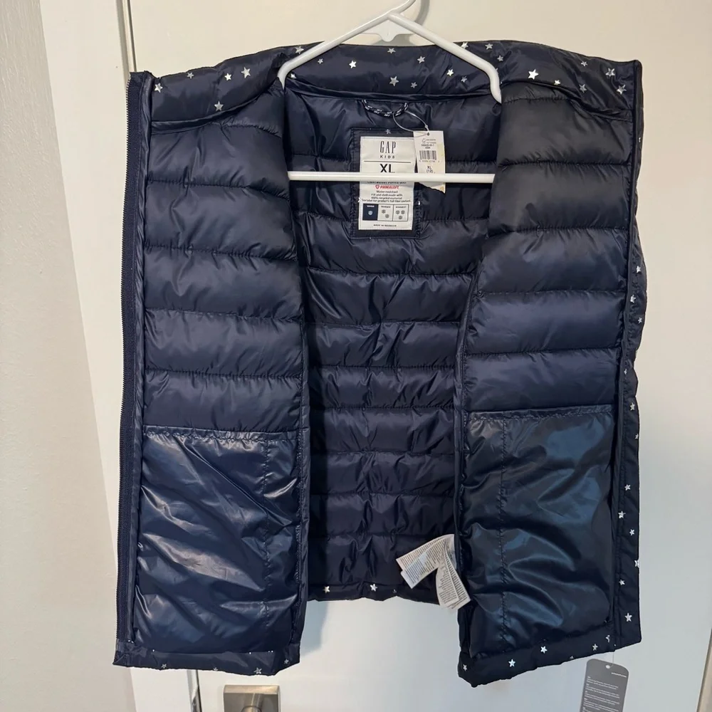 NWT GAP girls XL puffy vest navy blue with silver stars primaloft puffer pockets